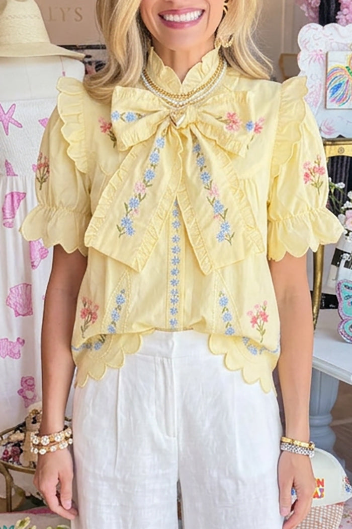 Bow Scallop Trim Short Sleeve Top
