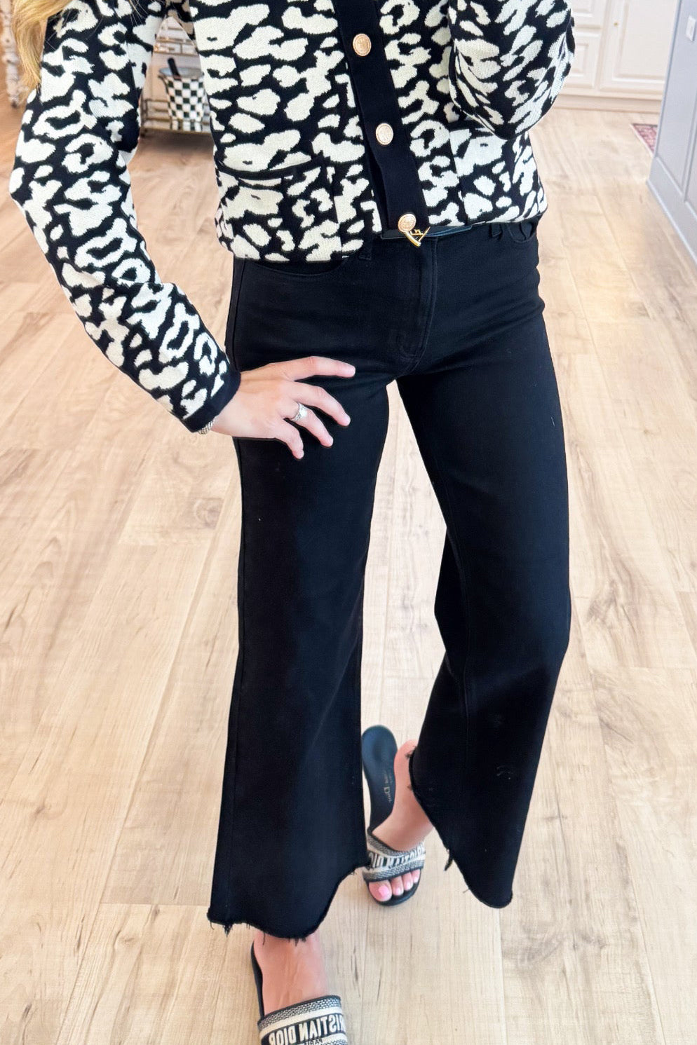 Casual Black Wide-Leg Jeans